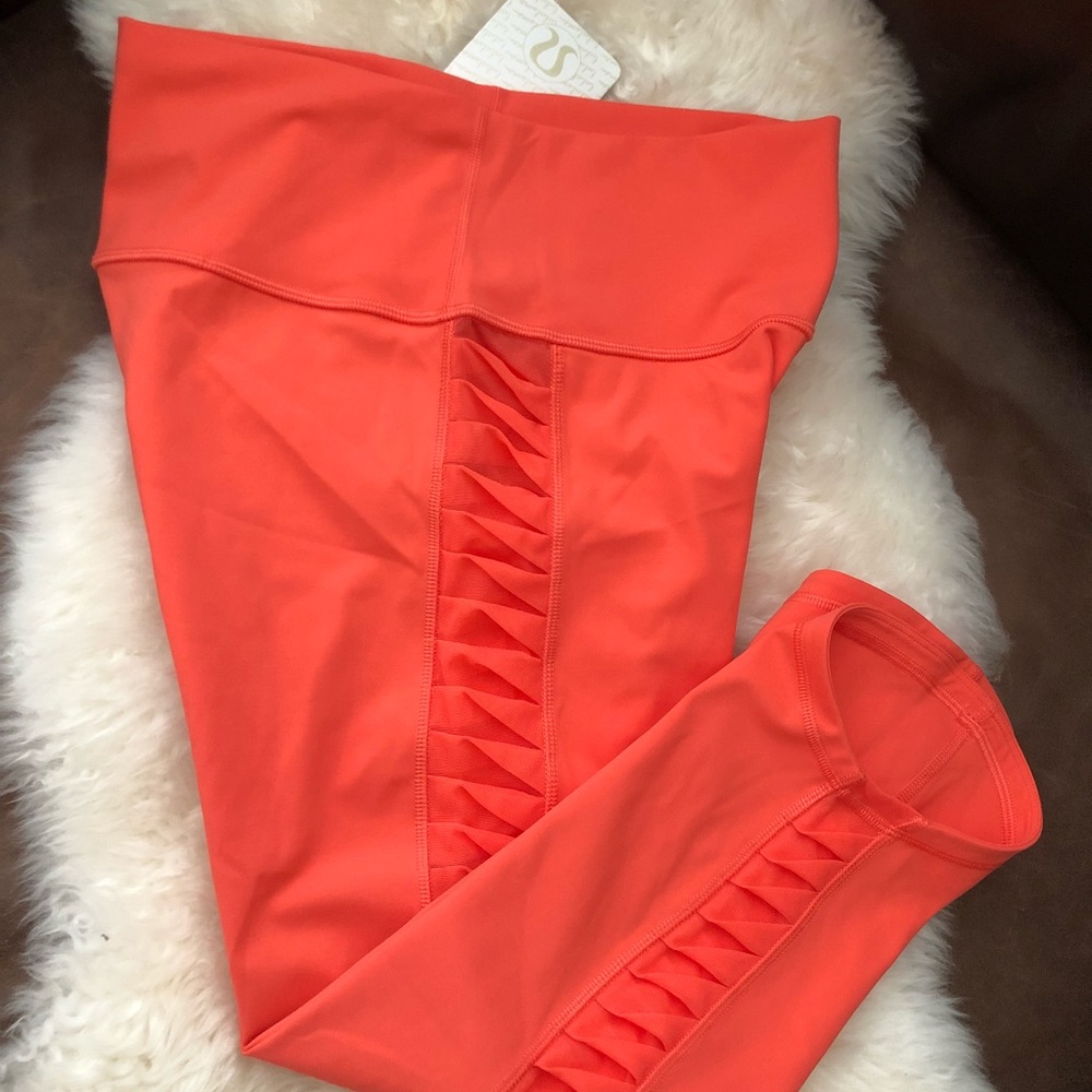 Lululemon cropped leggings NWT - Picture 4 of 4